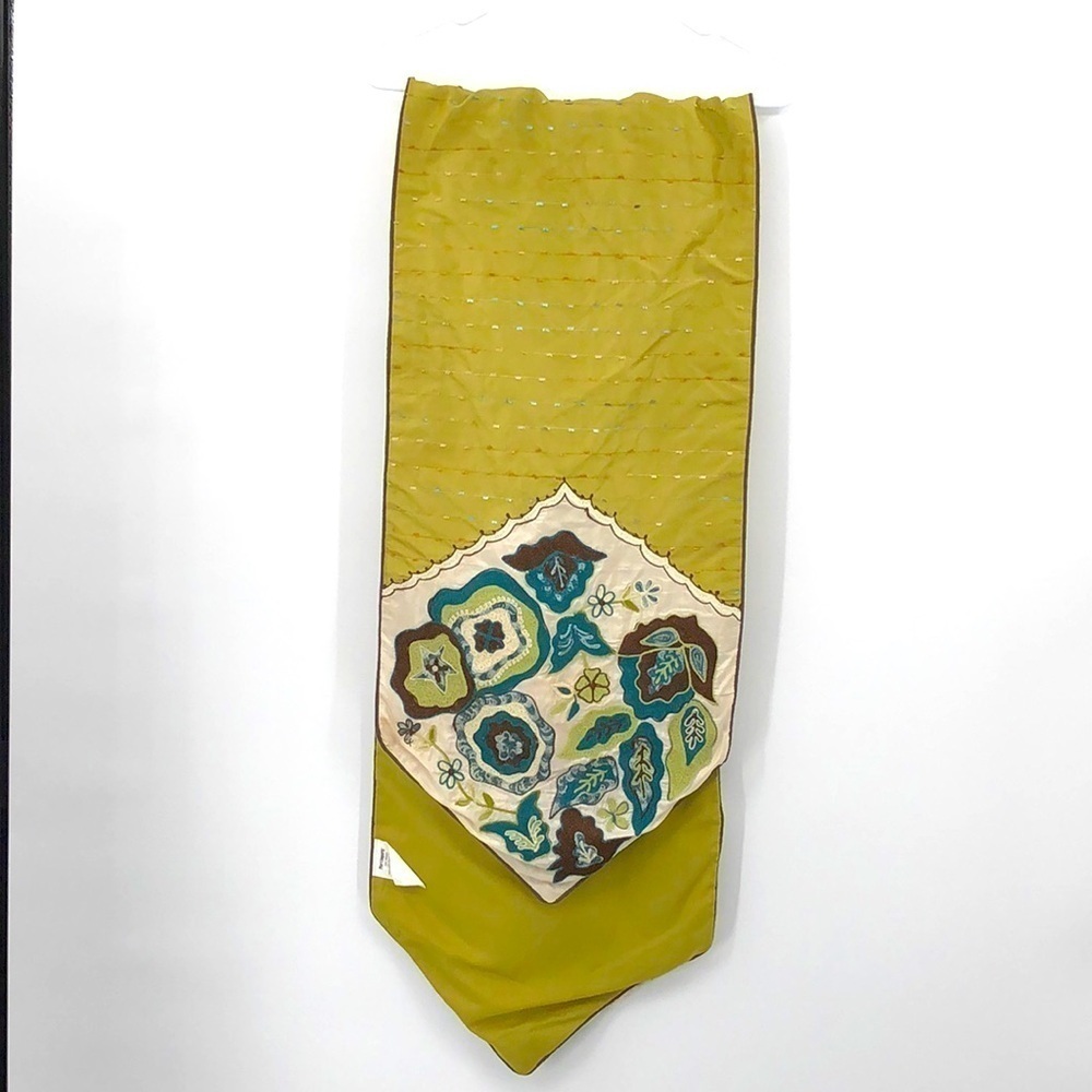 Pier 1 Imports Bloomsbury Table Runner 14”x72” Dry Clean 109% Polyester 2083253